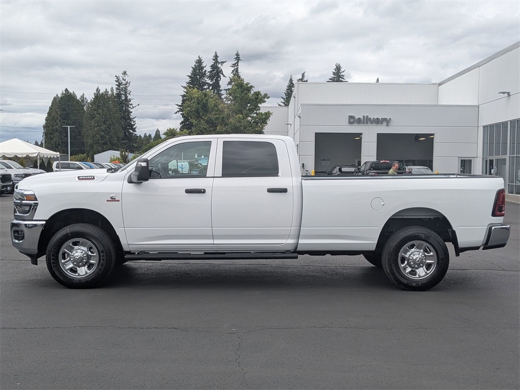 2025 Ram 3500 Tradesman photo 3