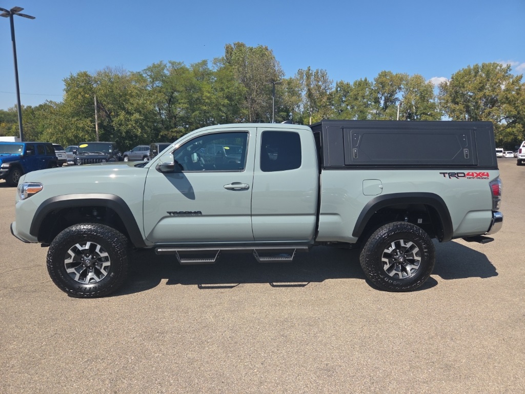 2023 Toyota Tacoma TRD Off-Road photo 4