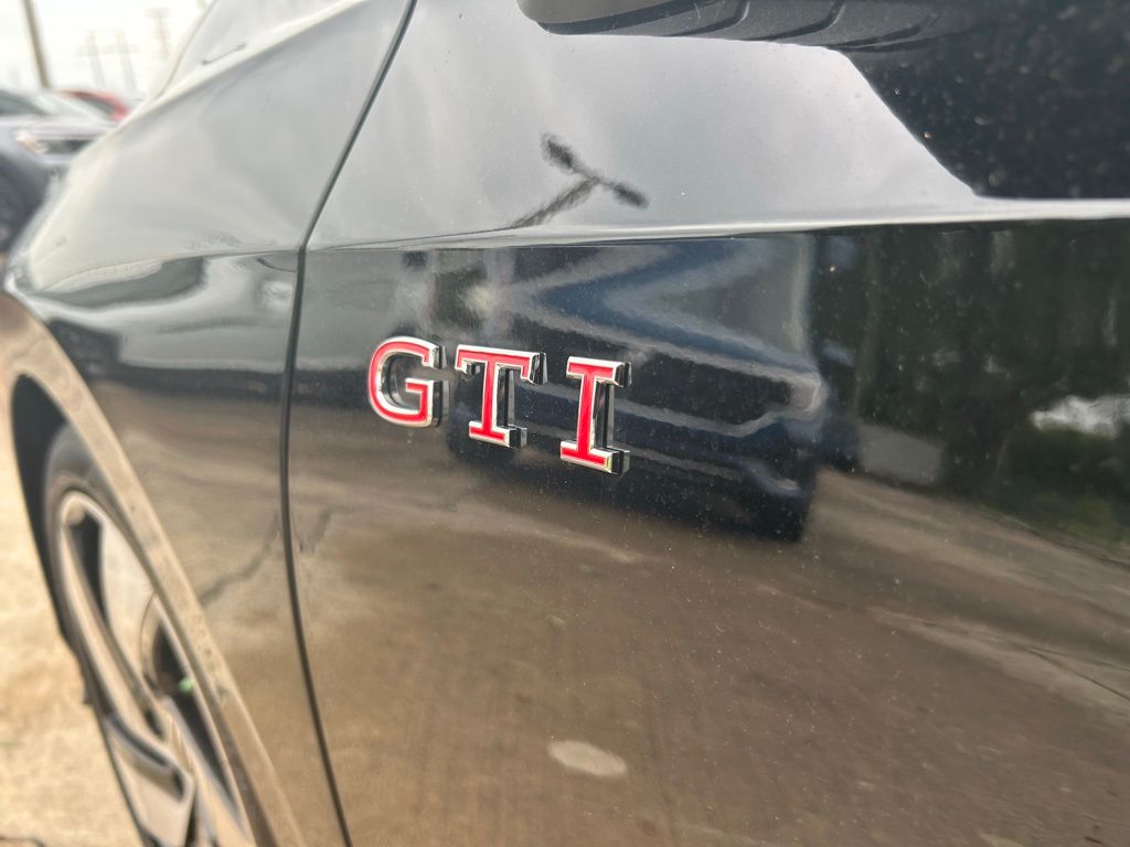2025 Volkswagen Golf GTI S photo 19