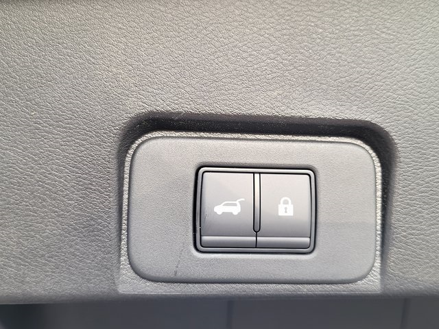 2025 Nissan Rogue SV photo 5