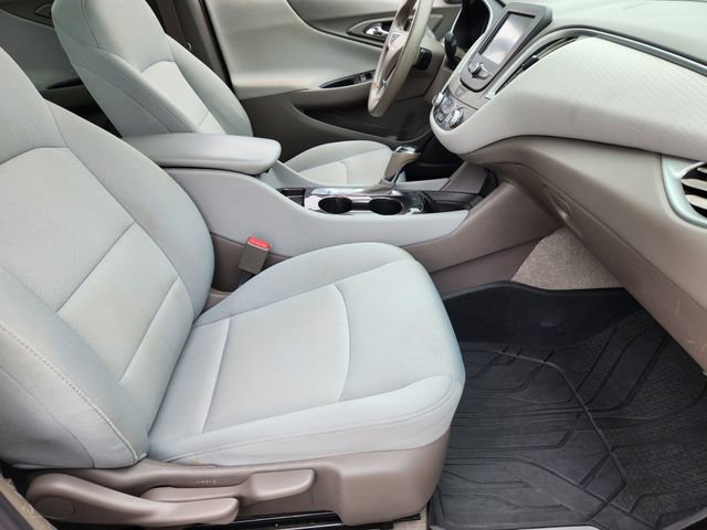 2018 Chevrolet Malibu photo 14