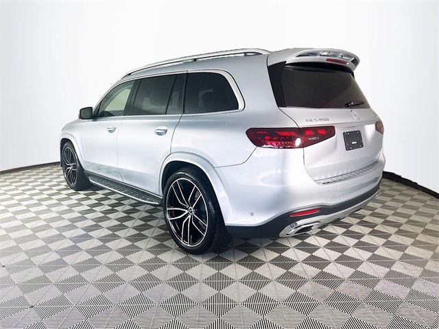 2026 Mercedes Benz GLS 450 4MATIC photo 4