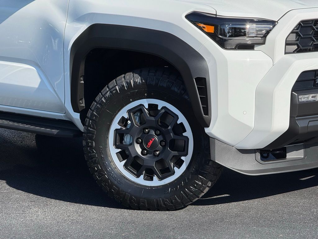 2025 Toyota 4Runner TRD Off-Road photo 3