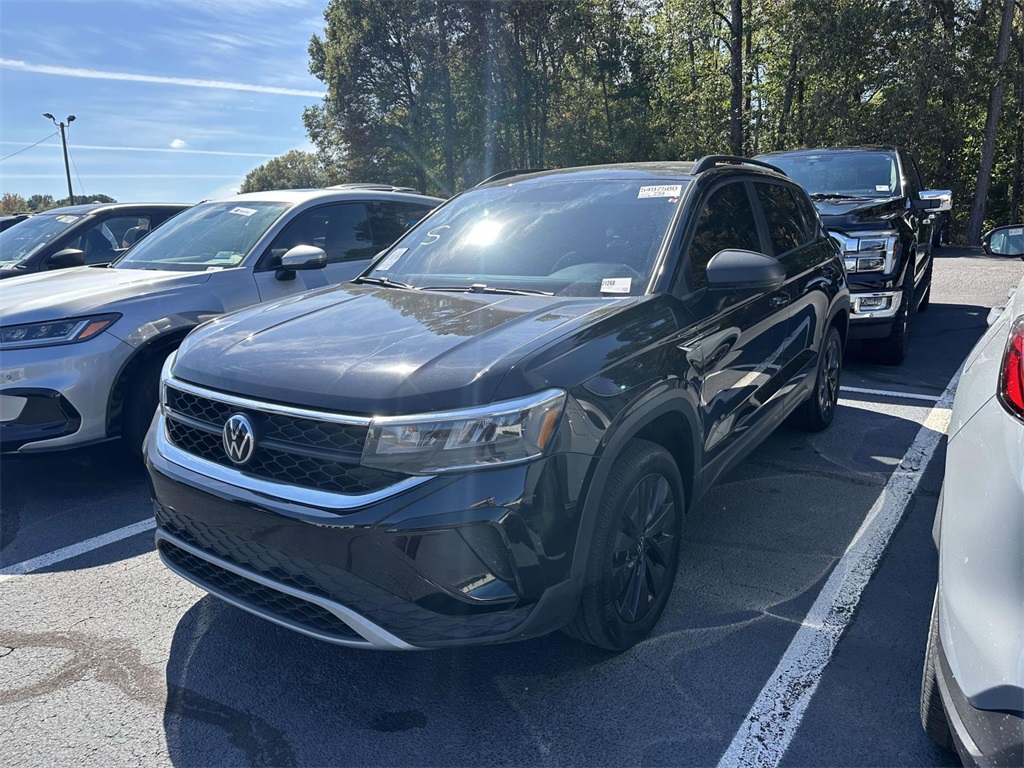 2022 Volkswagen Taos S photo 2