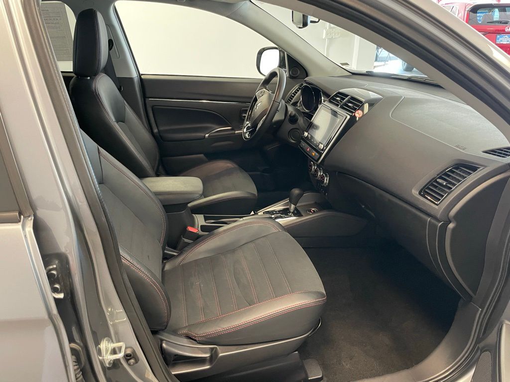 2024 Mitsubishi Outlander Sport SE photo 14