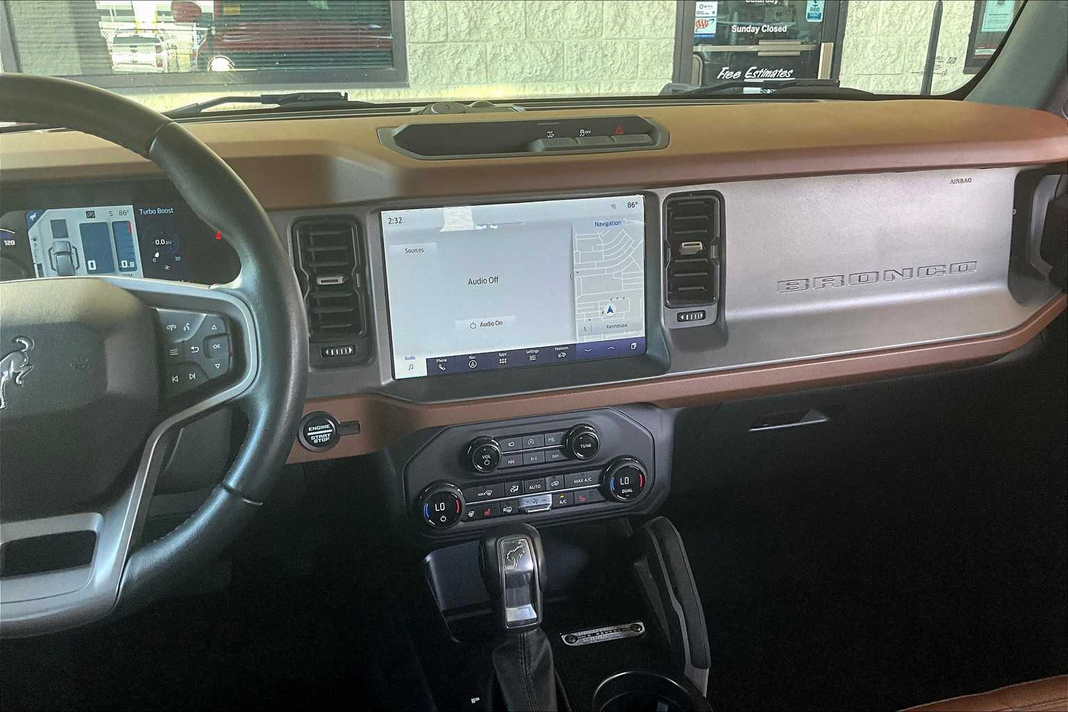 2024 Ford Bronco Outer Banks photo 6