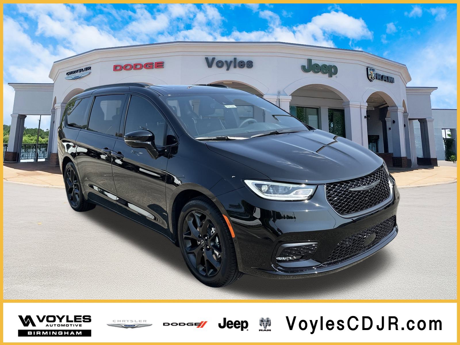 2026 Chrysler Pacifica Limited's photo