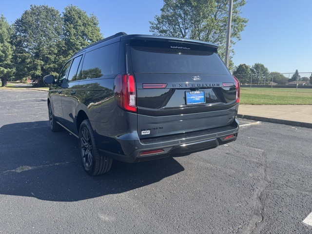 2025 Ford Expedition Platinum MAX photo 3