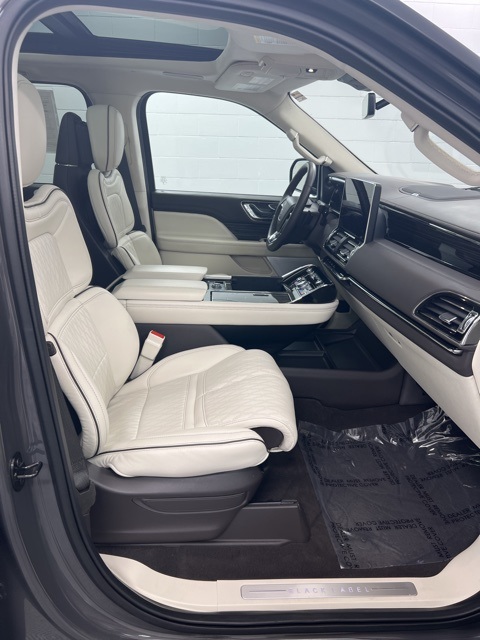 2023 Lincoln Navigator Black Label photo 20
