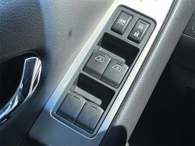 2011 Nissan Murano S photo 18