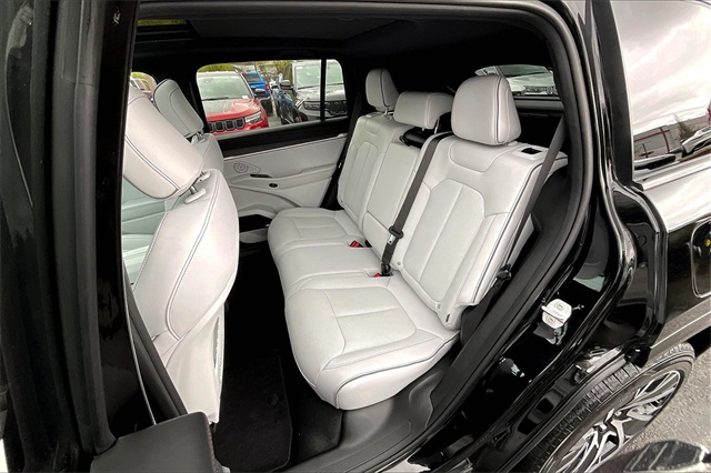 2025 Jeep Wagoneer S Limited photo 9