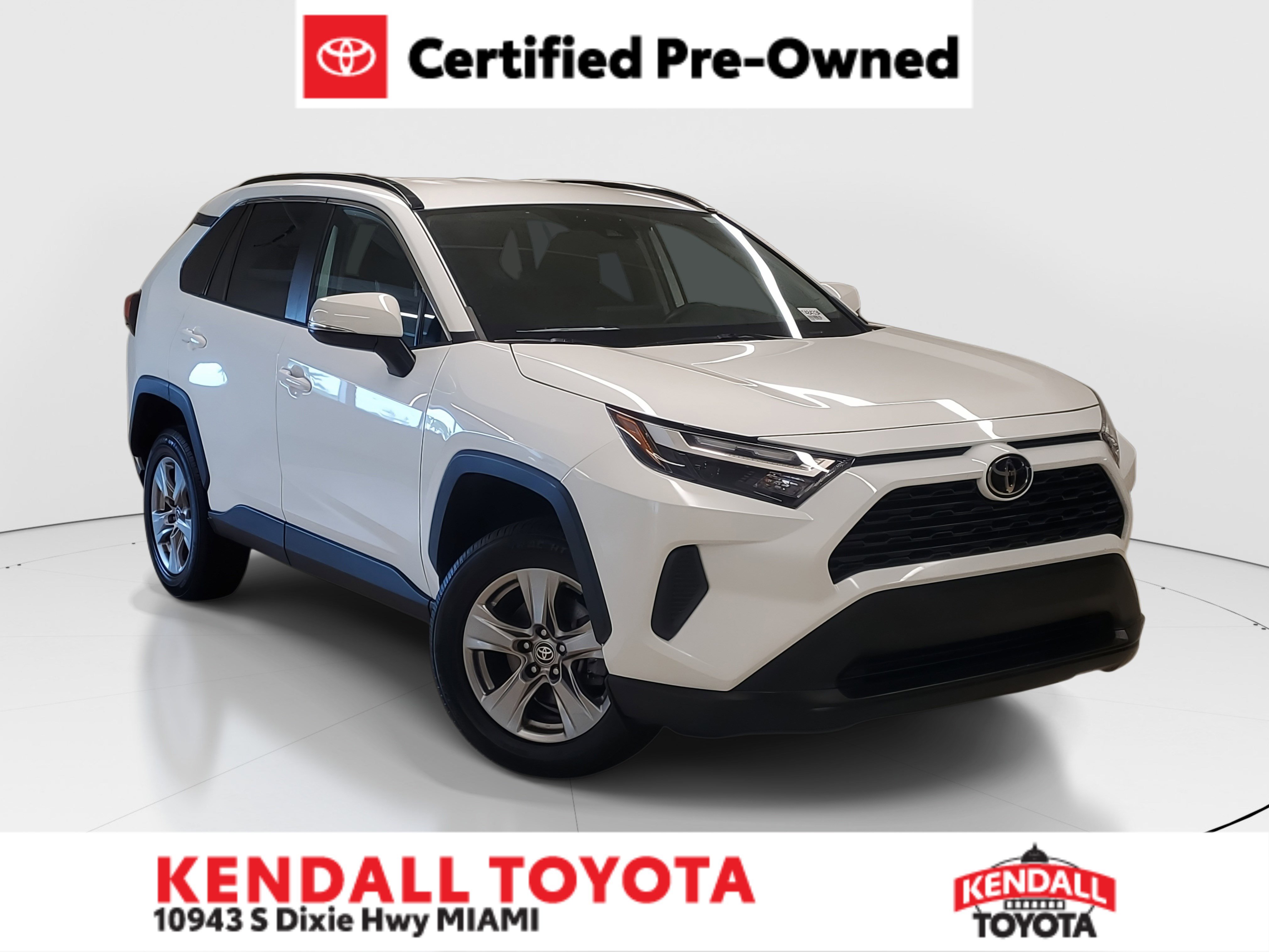 2022 Toyota RAV4 XLE's photo