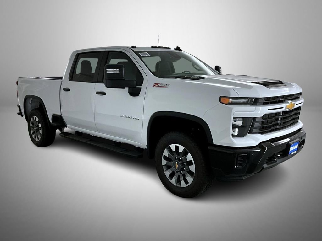 2026 Chevrolet Silverado 2500HD Custom photo 3