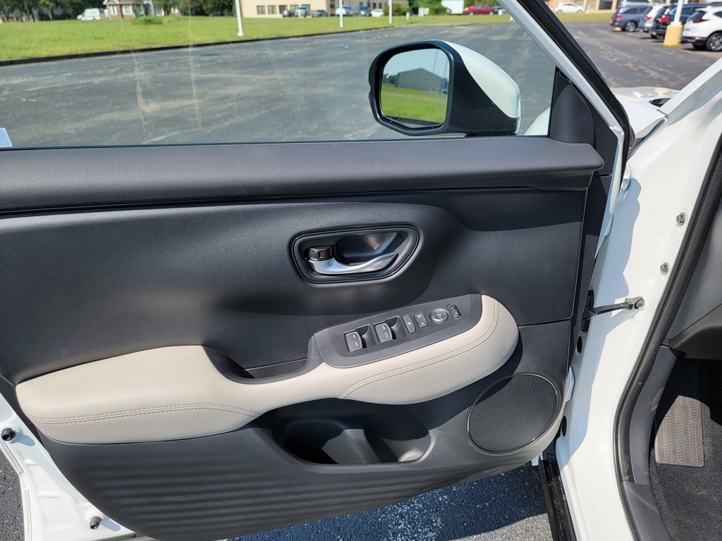 2026 Honda HR-V EX-L photo 22