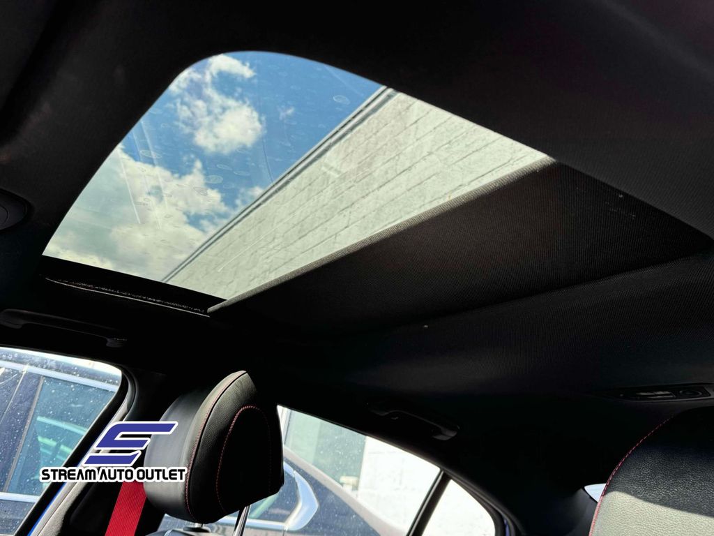 2023 Genesis G70 2.0T photo 18