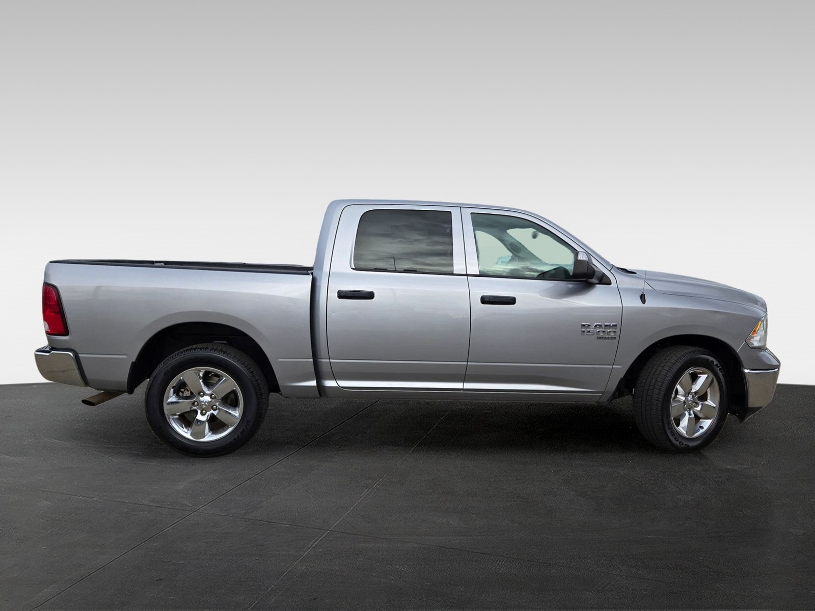 2022 Ram 1500 Classic Tradesman photo 3
