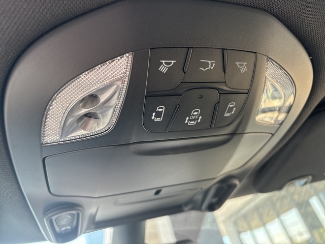 2026 Chrysler Pacifica Limited photo 15
