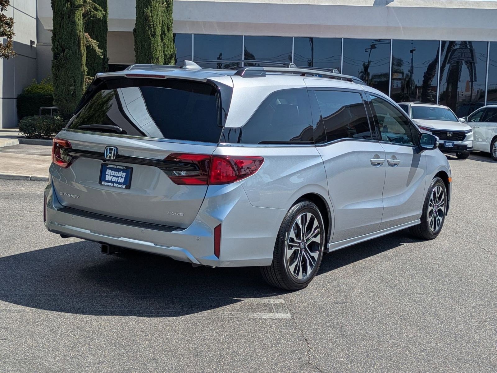 2026 Honda Odyssey Elite photo 4