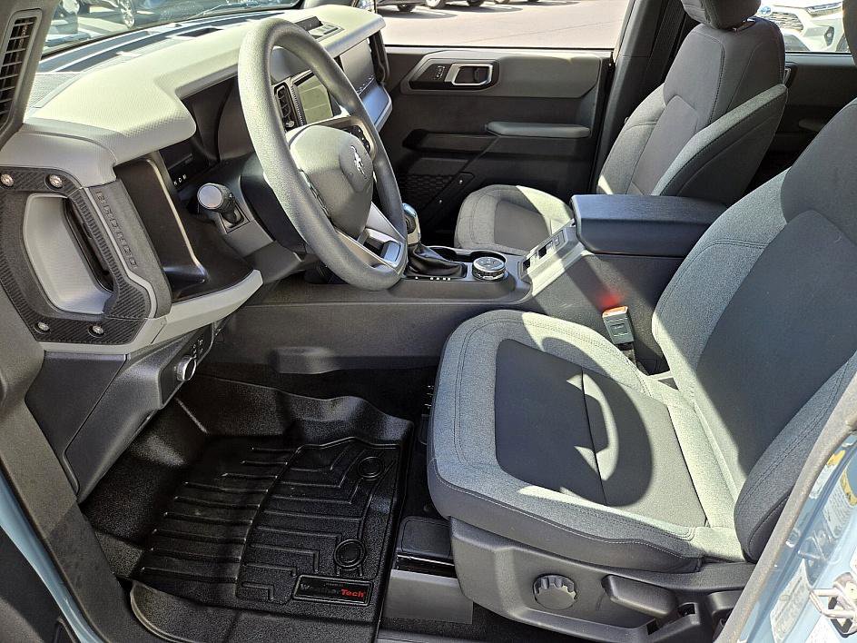 2022 Ford Bronco Base photo 8