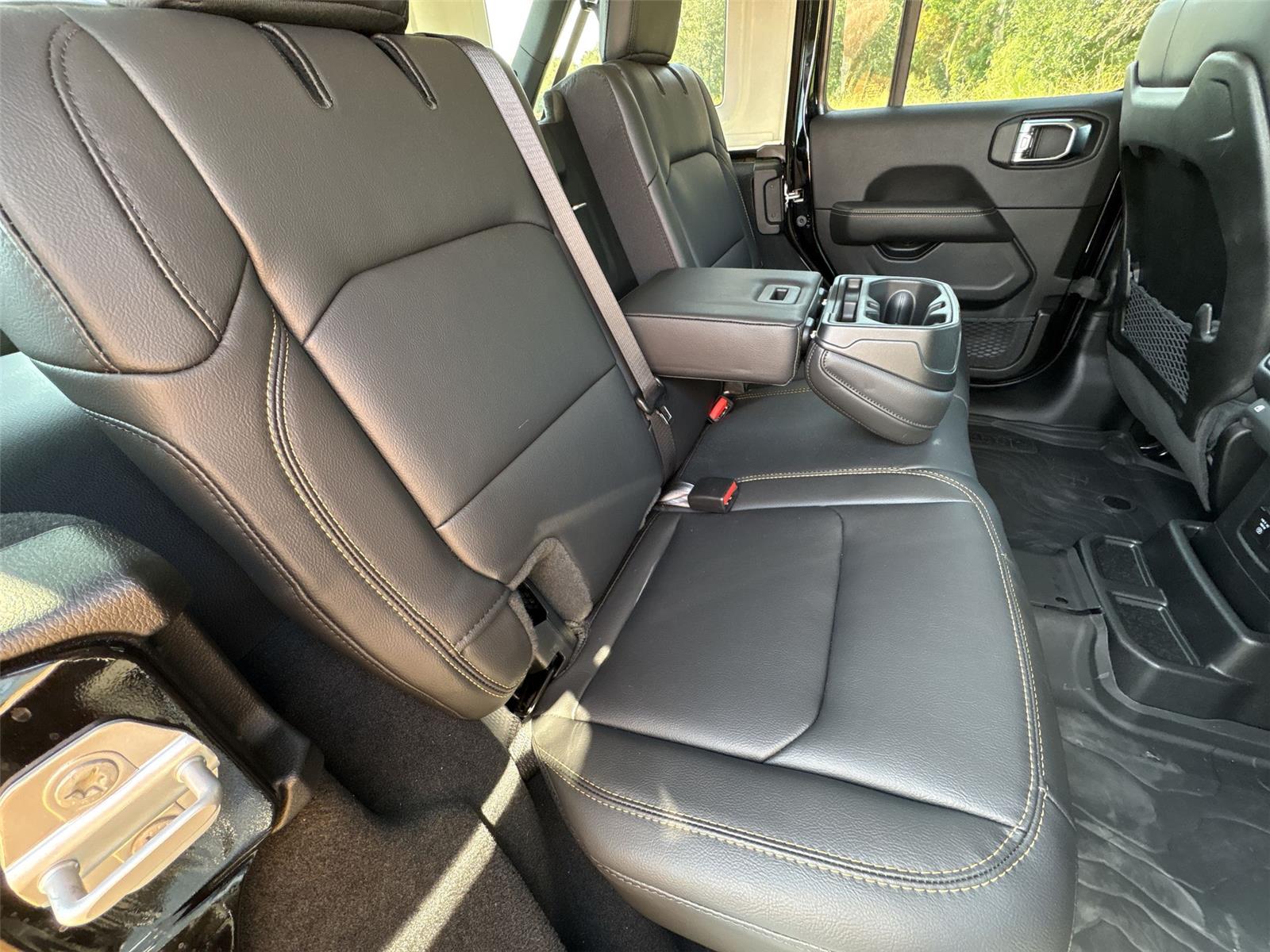 2025 Jeep Wrangler Sahara photo 24
