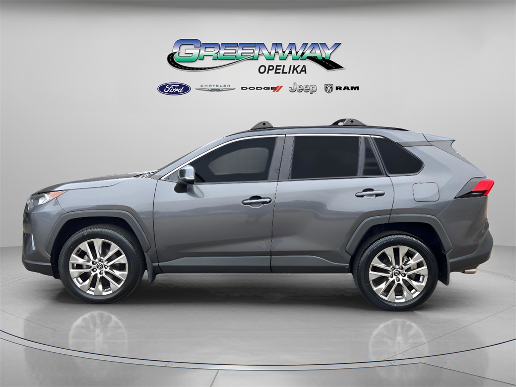 2021 Toyota RAV4 XLE Premium photo 4