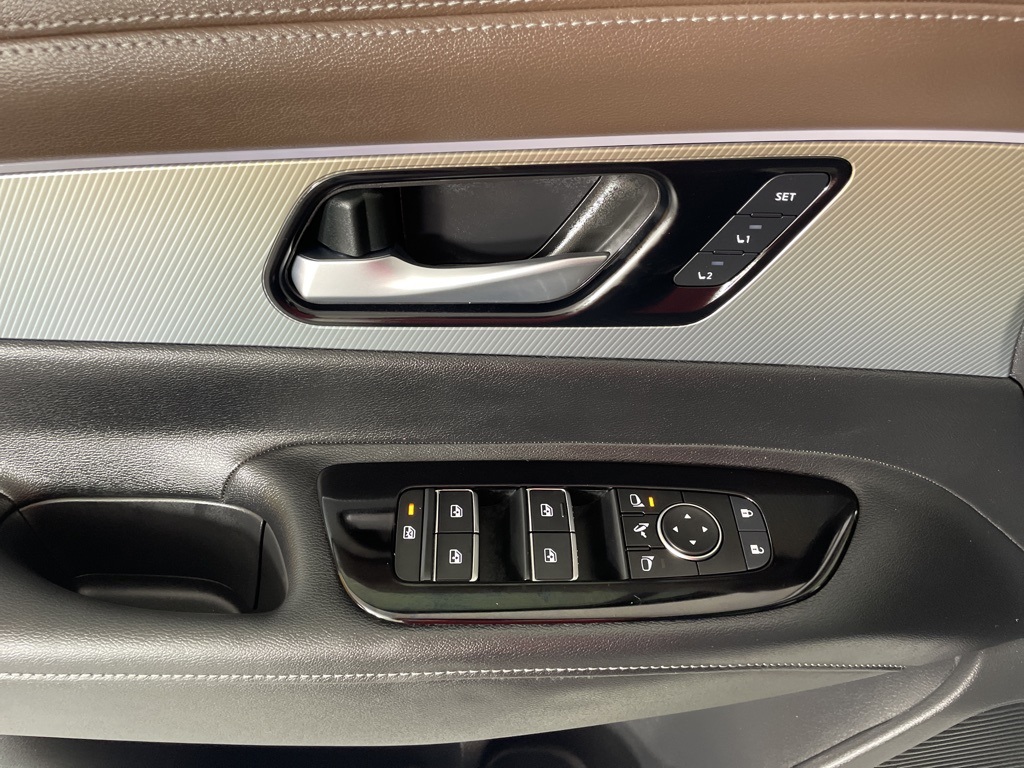 2025 Nissan Murano Platinum photo 16