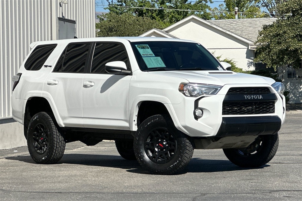 2016 Toyota 4Runner TRD Pro photo 2