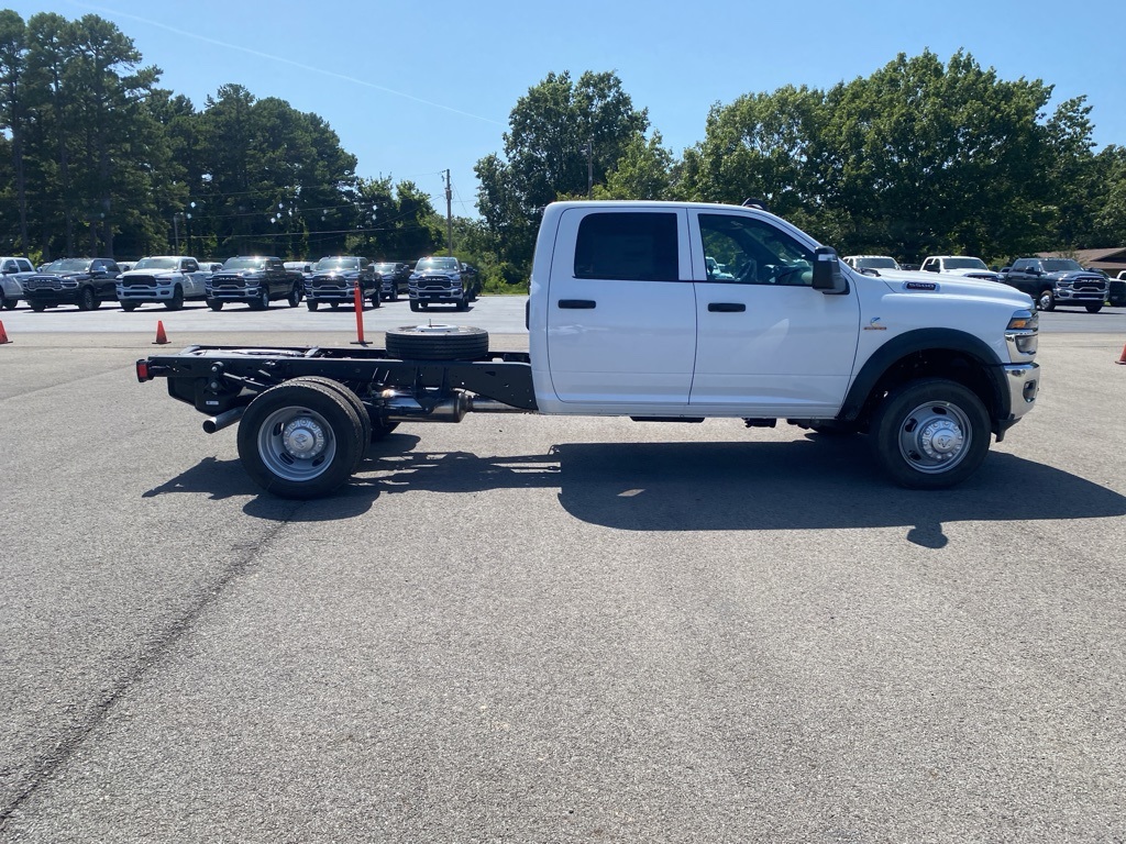 2025 Ram 5500 Tradesman photo 4