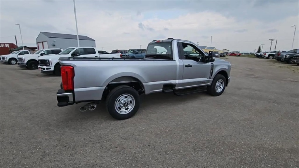 2024 Ford F-350 photo 8