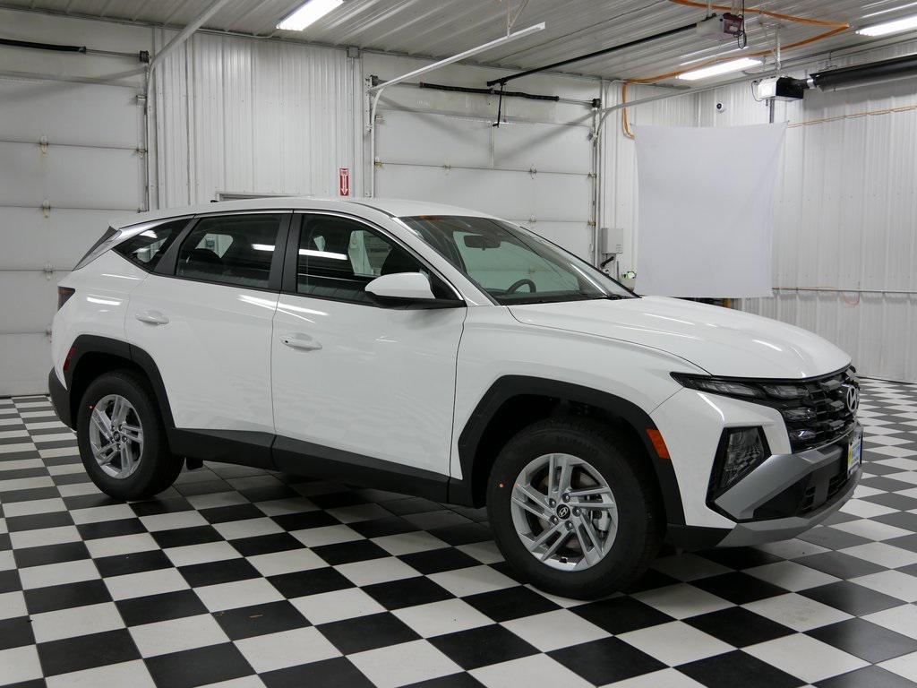 2025 Hyundai Tucson SE's photo