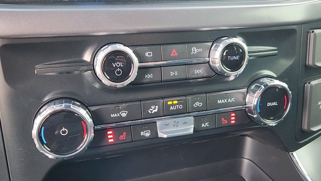 2025 Ford F-150 XLT photo 19