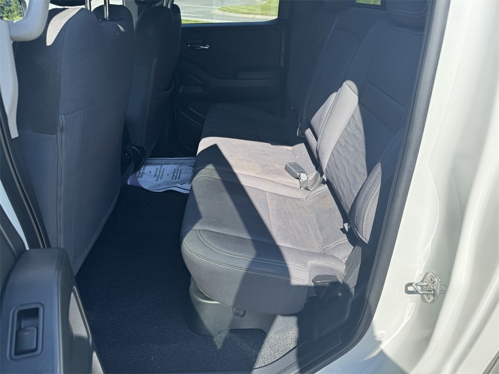 2024 Nissan Frontier SV photo 12