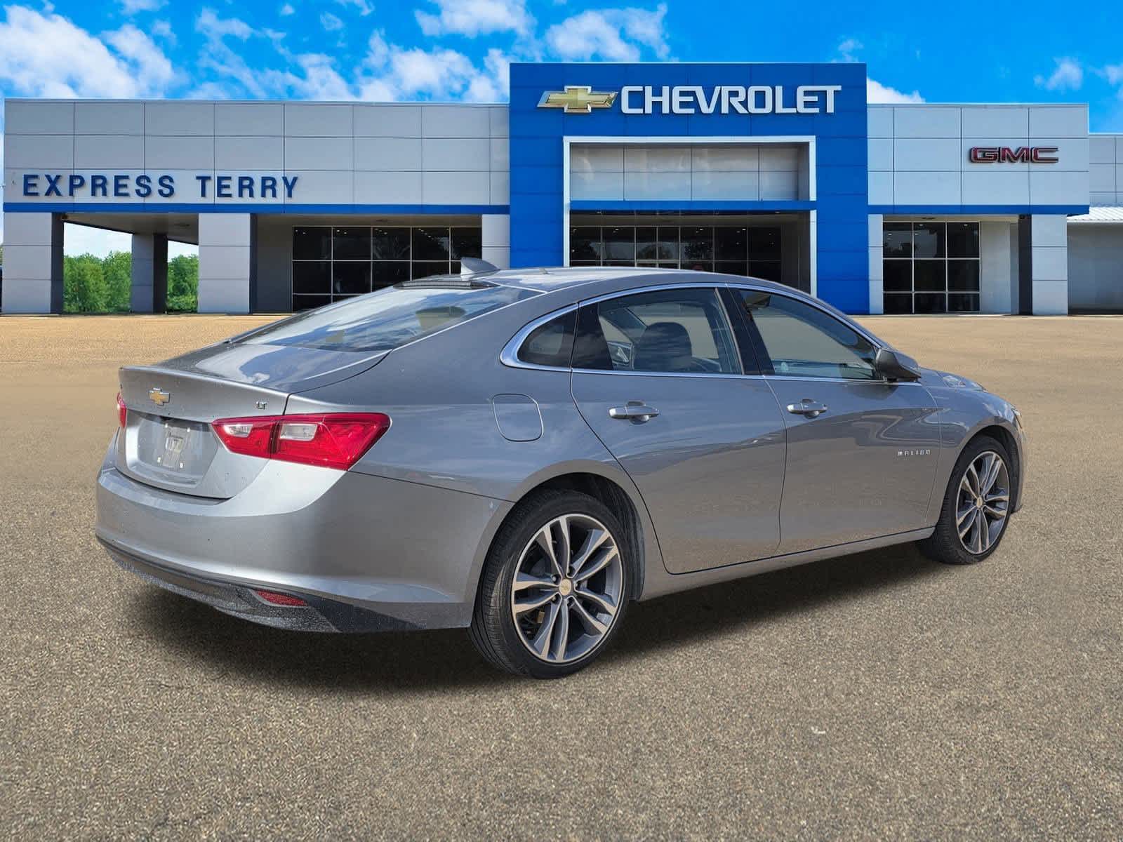 2023 Chevrolet Malibu 1LT photo 2