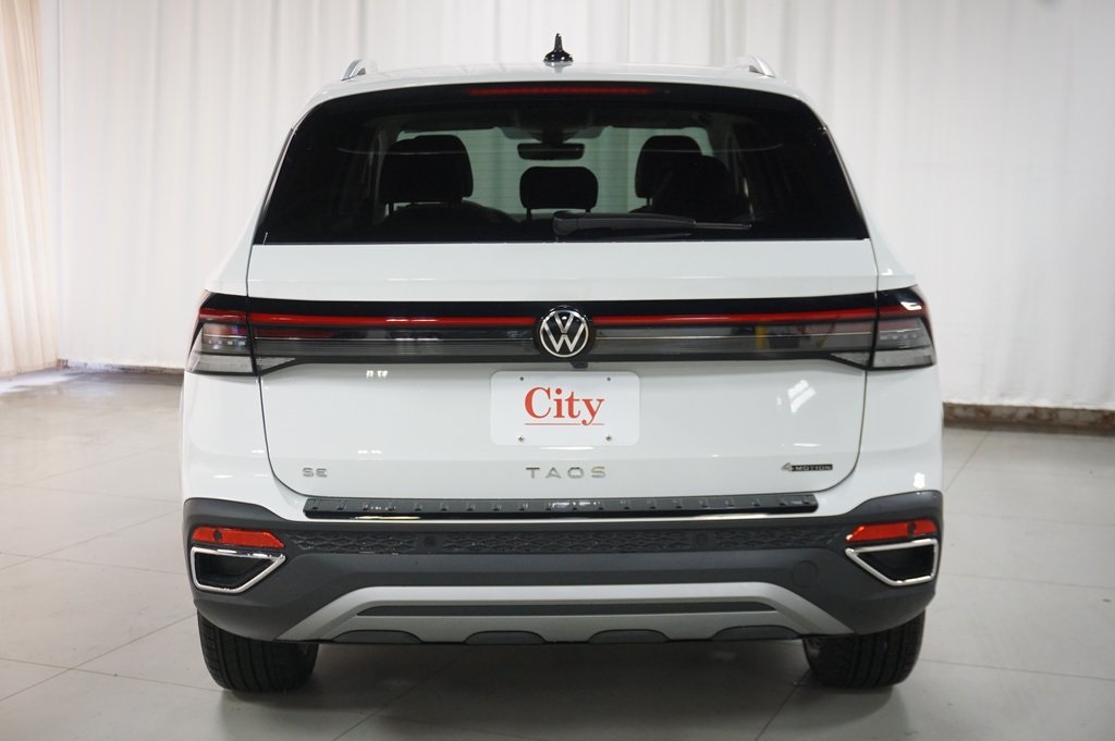 2025 Volkswagen Taos SE photo 5