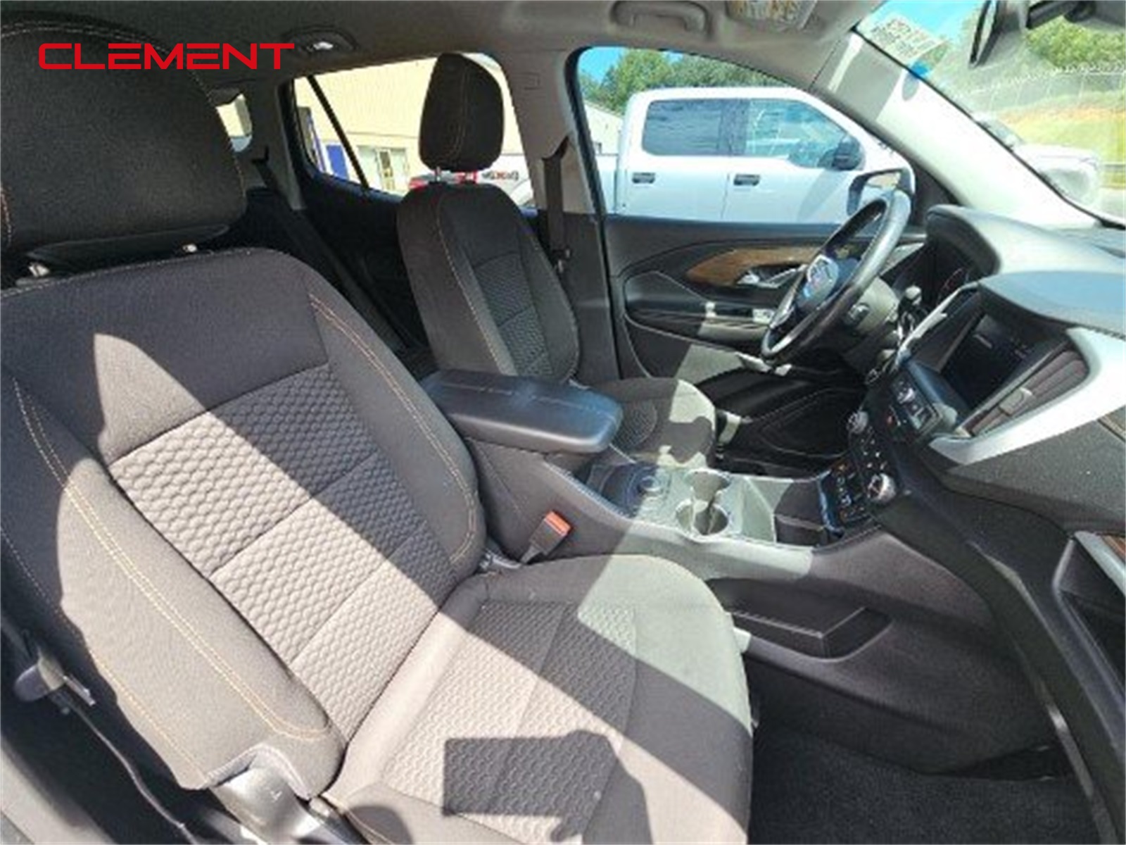 2020 Gmc Terrain SLE photo 3