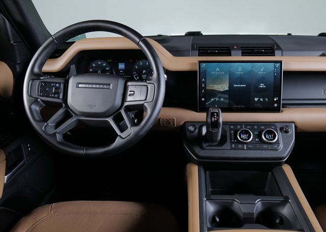 2025 Land Rover Defender 110 X-Dynamic SE photo 13