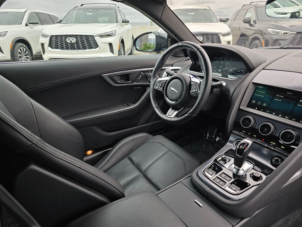 2021 Jaguar F-TYPE R-Dynamic photo 10