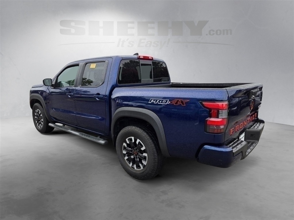 2022 Nissan Frontier PRO-4X photo 2