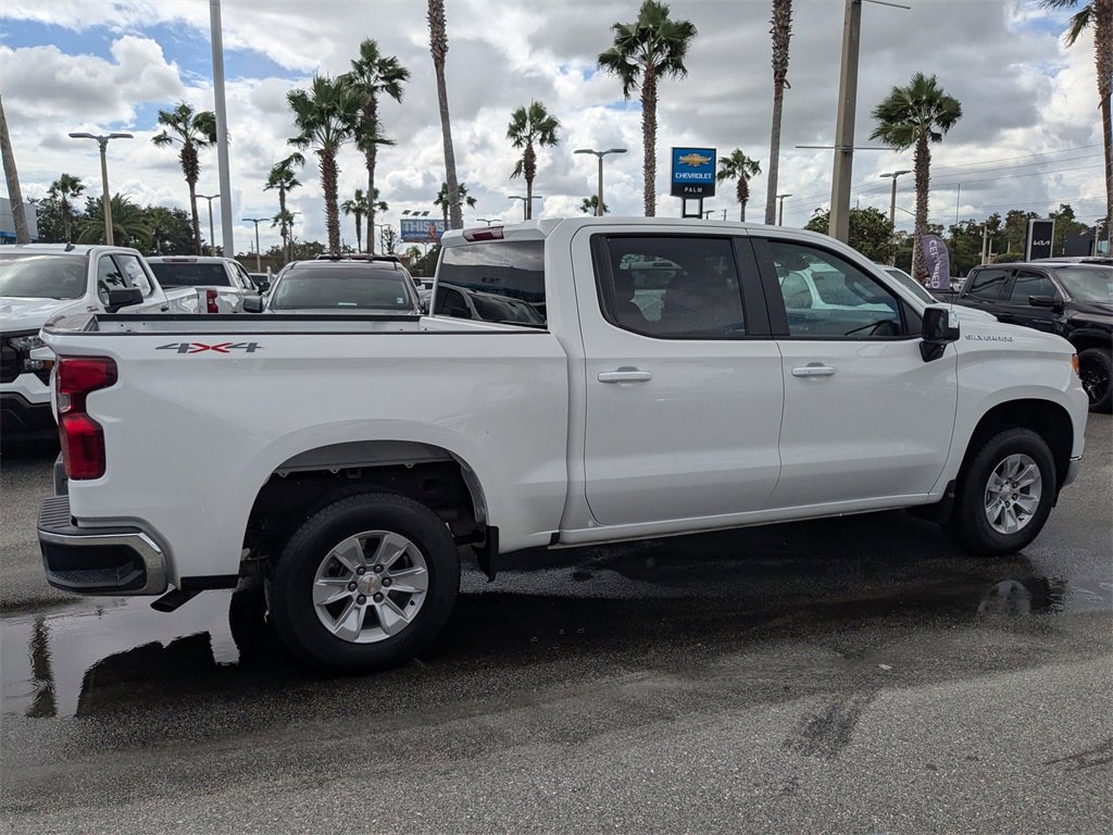 2025 Chevrolet Silverado 1500 LT photo 2