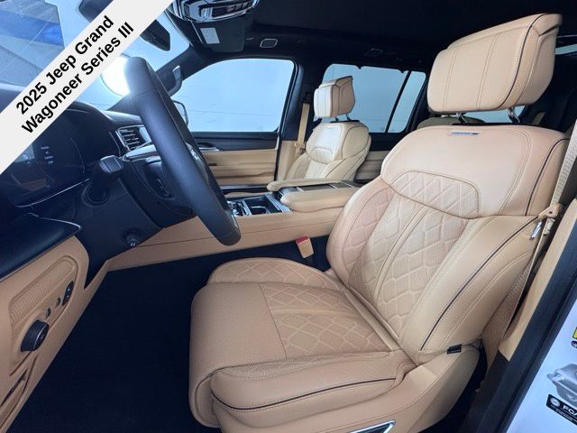 2025 Jeep Grand Wagoneer III photo 17