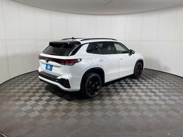 2025 Volkswagen Tiguan SE R-Line Black photo 3