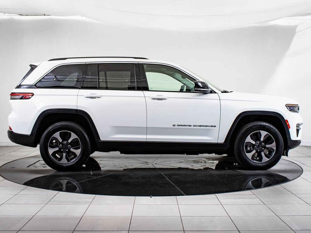 2023 Jeep Cherokee 4xe photo 10