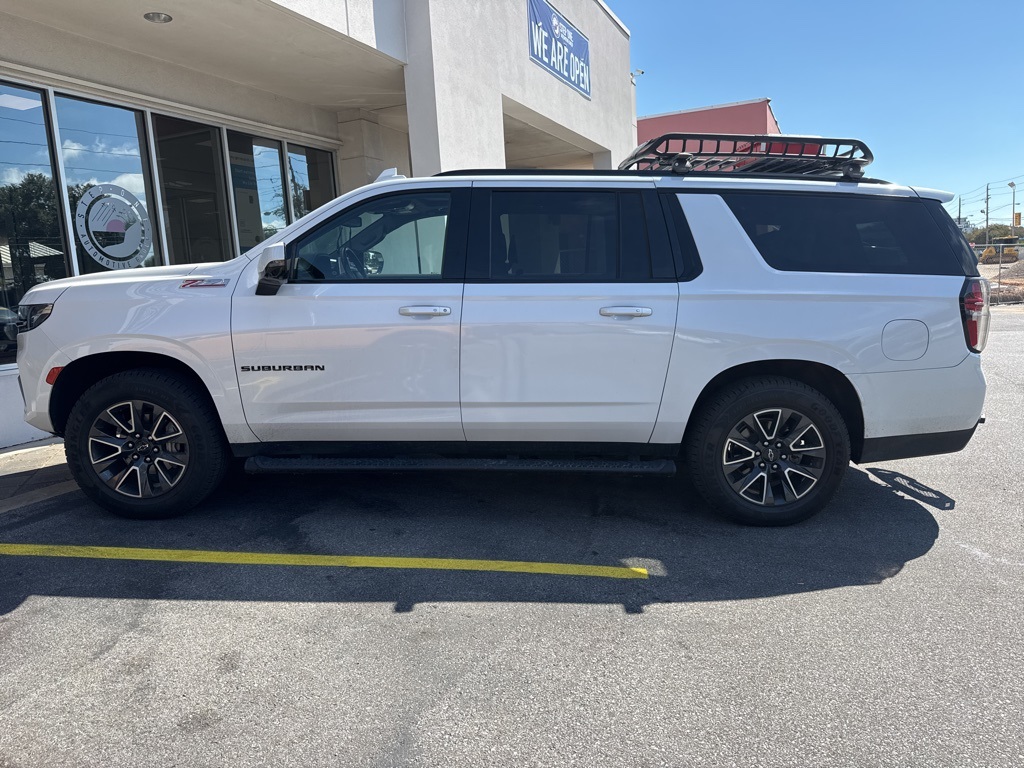 2021 Chevrolet Suburban Z71 photo 3