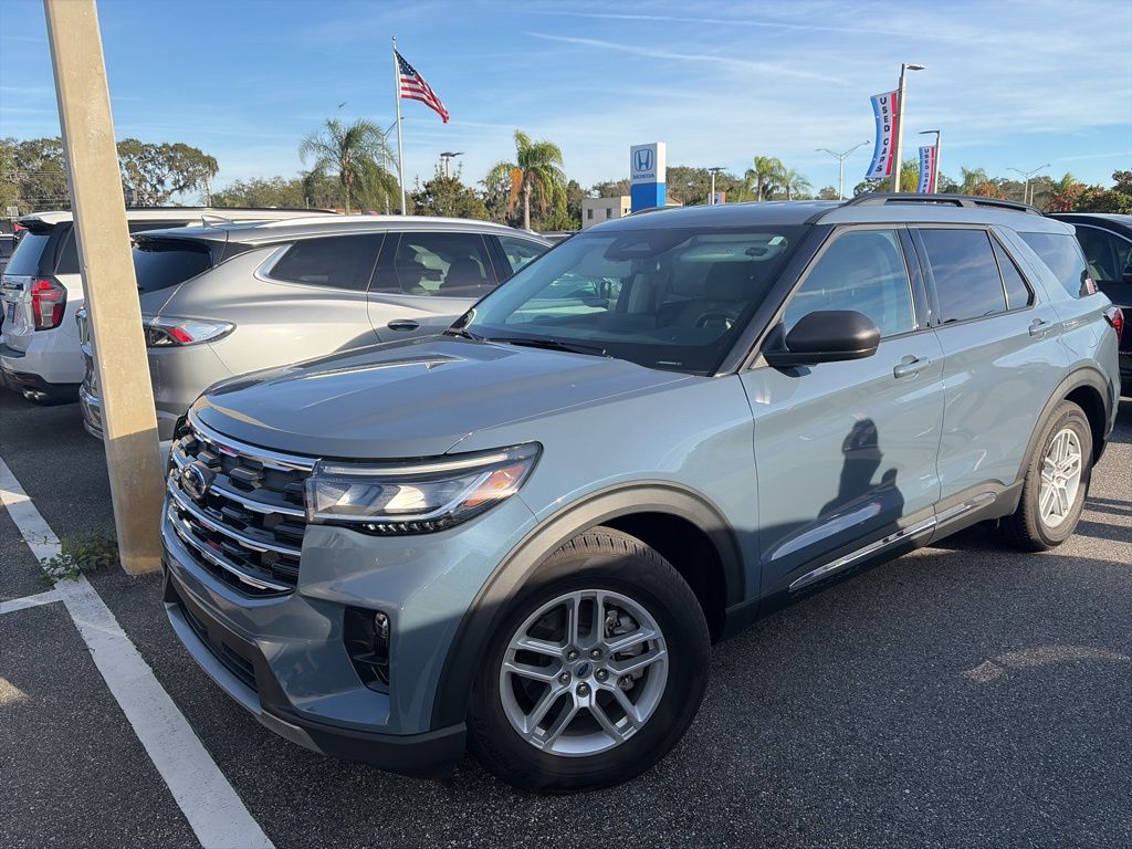 2025 Ford Explorer Active's photo
