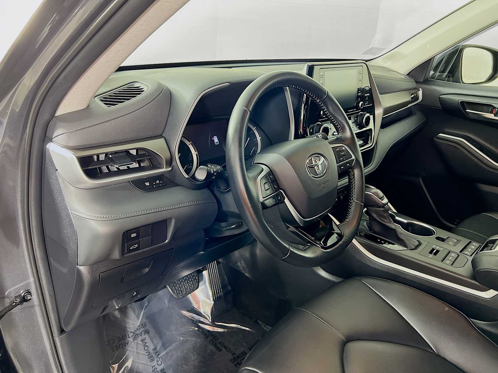 2020 Toyota Highlander XLE photo 9