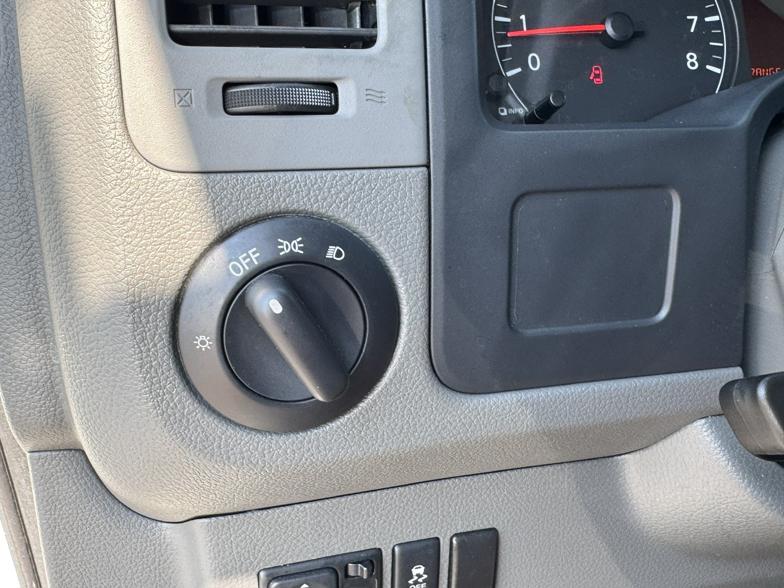 2020 Nissan NV1500 photo 25