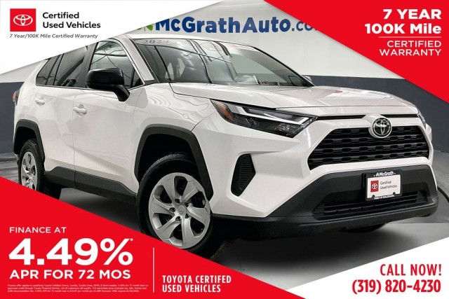 2024 Toyota RAV4 LE's photo