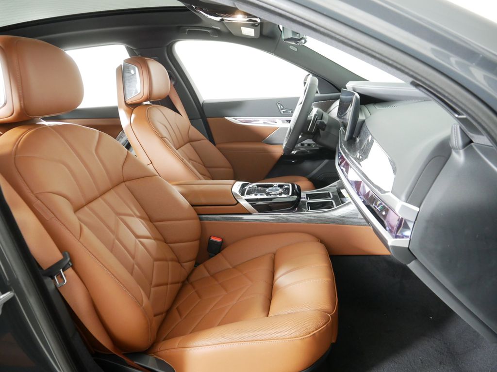 2025 Bmw 750e 750e xDrive photo 19