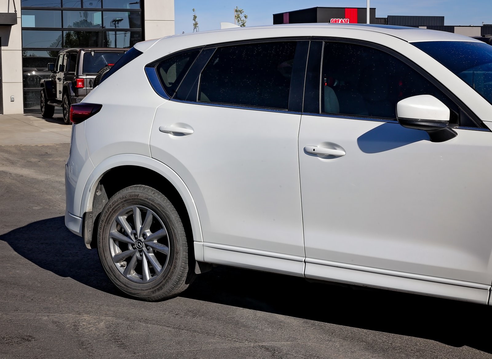 2024 Mazda CX-5 2.5 S Preferred photo 3