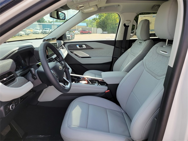 2025 Ford Explorer Platinum photo 13